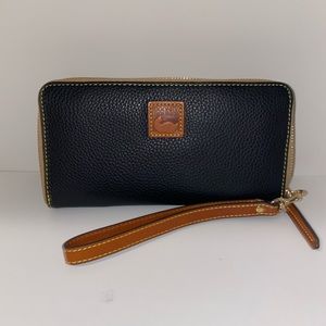 Dooney & Bourke wristlet Wallet